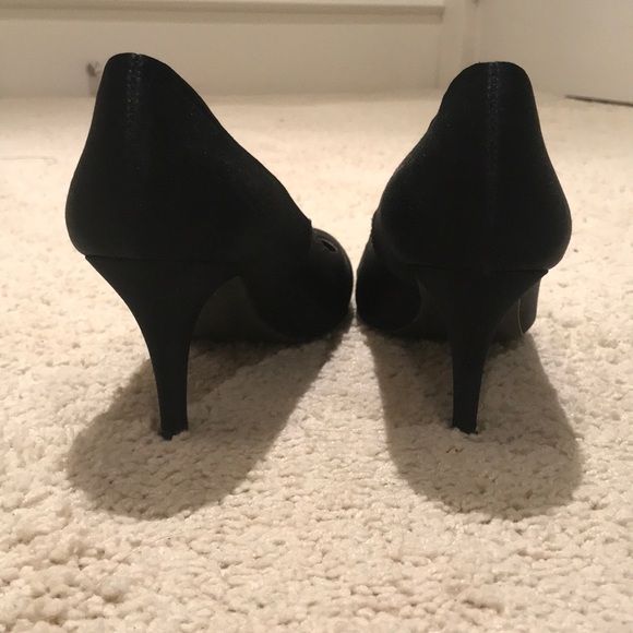 Satin black high heels - Picture 3 of 6